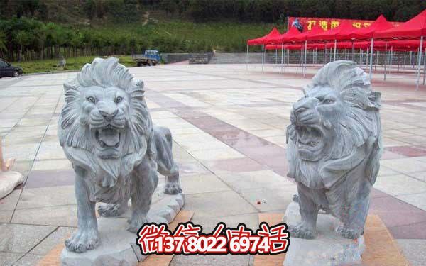 大型石雕獅子雕塑，給景區(qū)帶來濃厚的歷史氛圍
