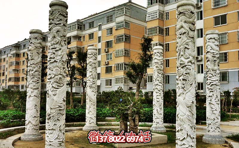 精美大理石浮雕龍柱，裝點小區(qū)花園