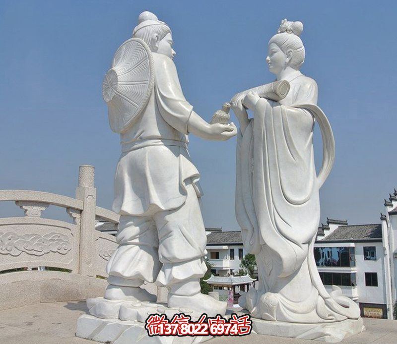 古代牛郎織女石雕，擺放于花園廣場，帶來漢白玉般的浪漫氣息