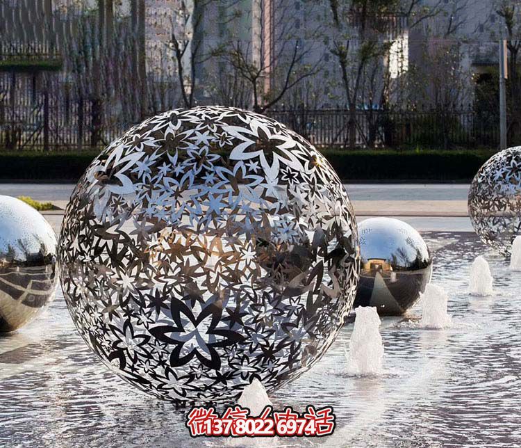 不銹鋼噴泉球雕塑，創(chuàng)意點(diǎn)亮廣場(chǎng)
