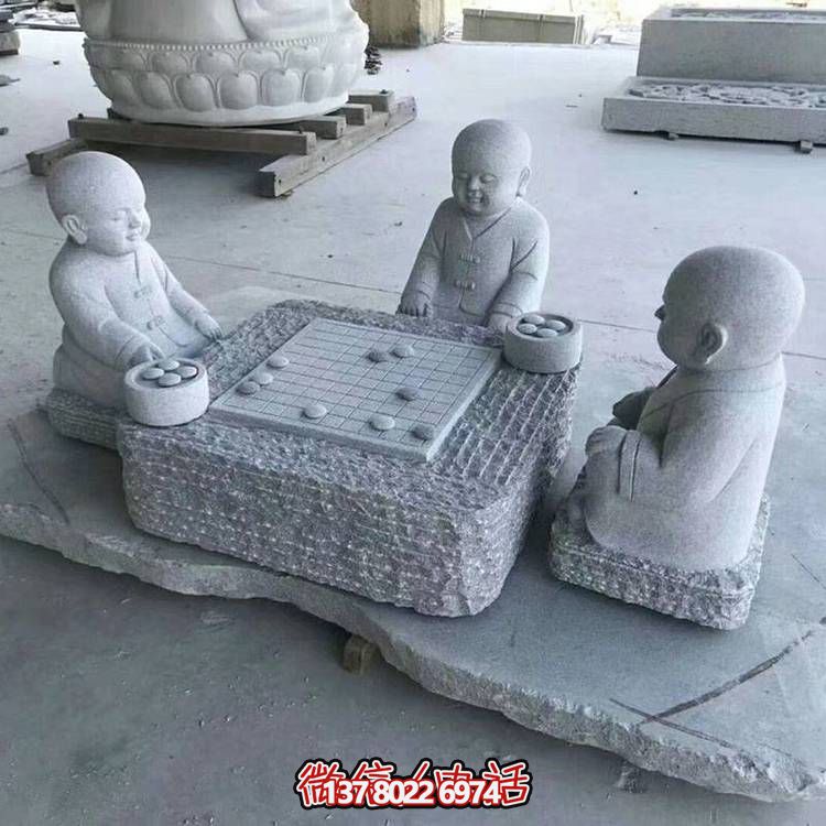 花崗巖雕像裝點庭院，打造精致奇趣景觀