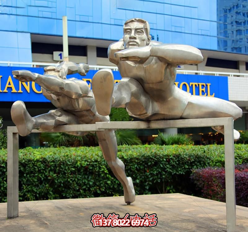 高科技不銹鋼跨欄雕塑裝置，傳承體育運(yùn)動(dòng)主題人物