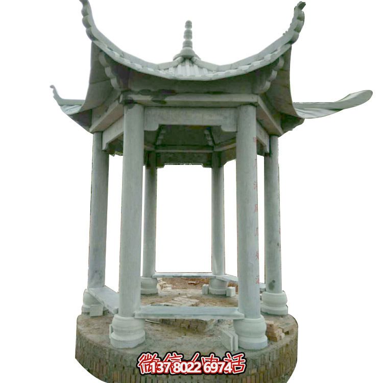 山頂簡易涼亭，讓您輕松觀賞美景